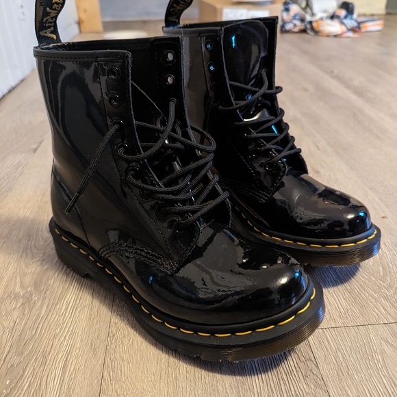 Dr. Martens - Picture 5 of 7